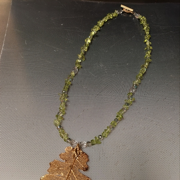 Gold Skelton leaf Olivine crystal necklace 22in 3in pendant - Picture 2 of 5